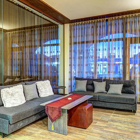 Silver Hills & With Free Parking 酒店 3*