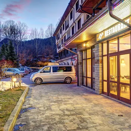 Silver Hills & With Free Parking 3*