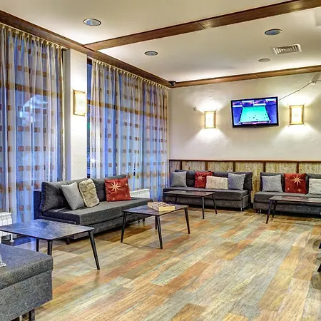 Silver Hills & With Free Parking 3* 斯莫梁