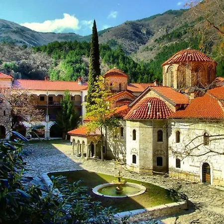 Silver Hills & With Free Parking Smolyan