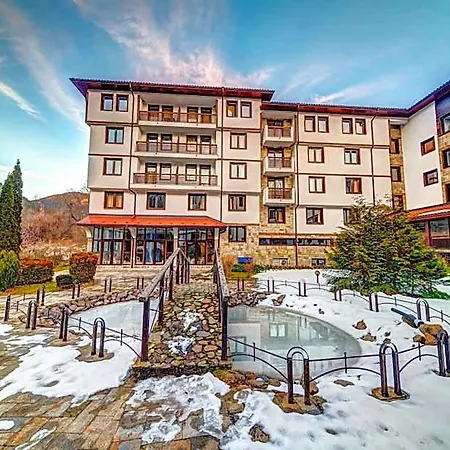 Silver Hills & With Free Parking Hotel