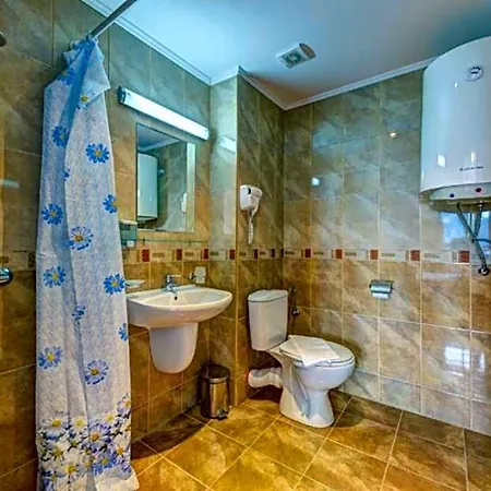 Silver Hills & With Free Parking Hotel