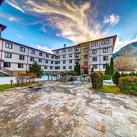 Silver Hills & With Free Parking Hotel Smolyan