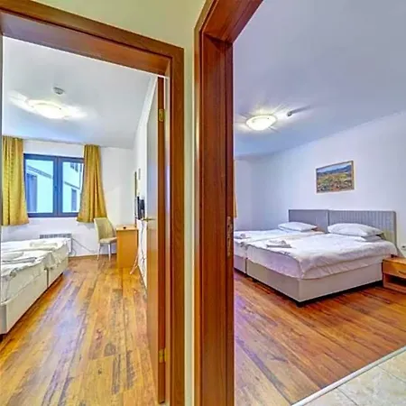 Silver Hills & With Free Parking Smolyan